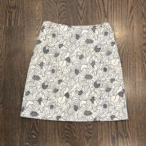 New Worth skirt in Floral Black and White. Perfect condition
